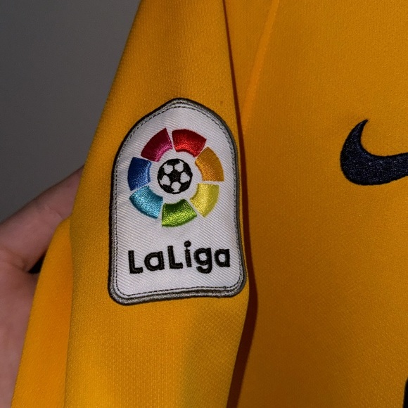 Antoine Griezmann Athletico Madrid kit - Picture 5 of 6